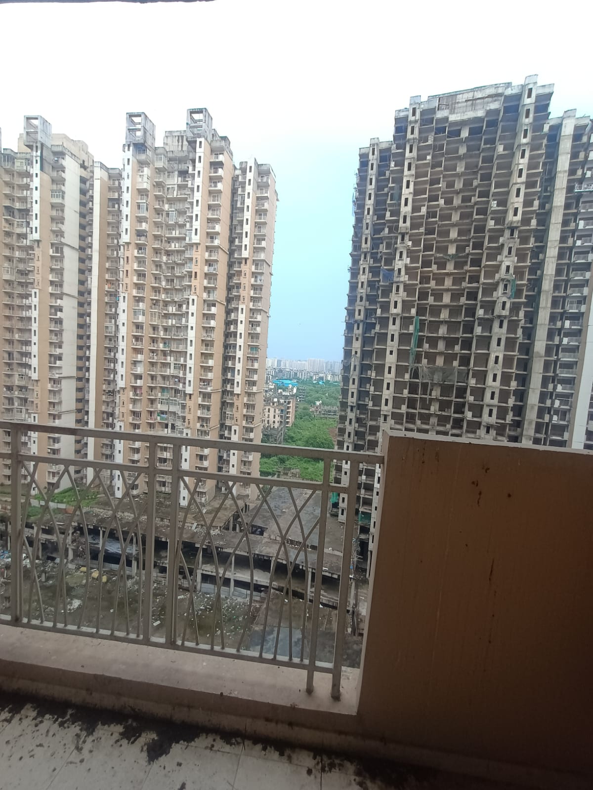 2.5 BHK + Study Room Apartment For Sale in Mahagun Mywoods