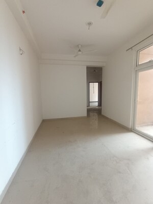 Room in 2.5 BHK Apartment at Mahagun Mywoods, Sector 16c Greater Noida – for Sale