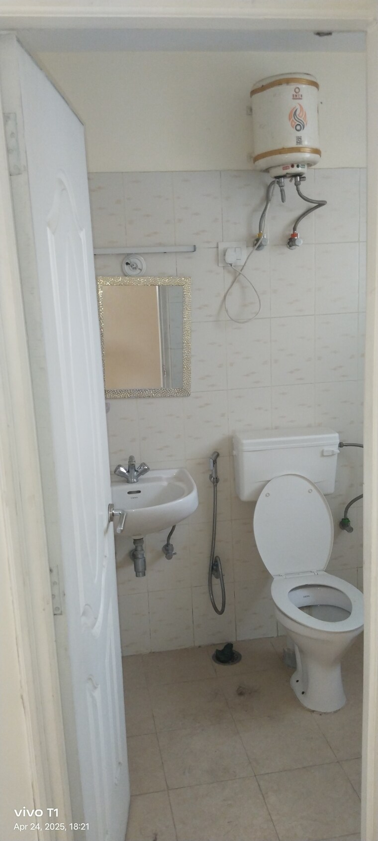 Bathroom, shree-vardhman-mantra 2 Bedroom 800 Sq.Ft. Apartment In Sector 67 Gurgaon 9154367