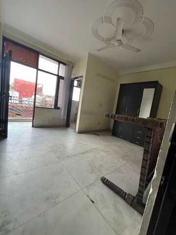 Room in 2 BHK Builder Floor at Saket – for Rent