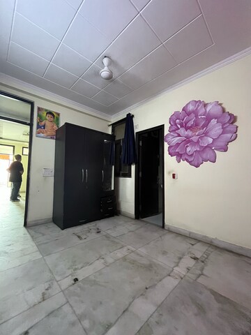 Room in 2 BHK Builder Floor at Saket – for Rent