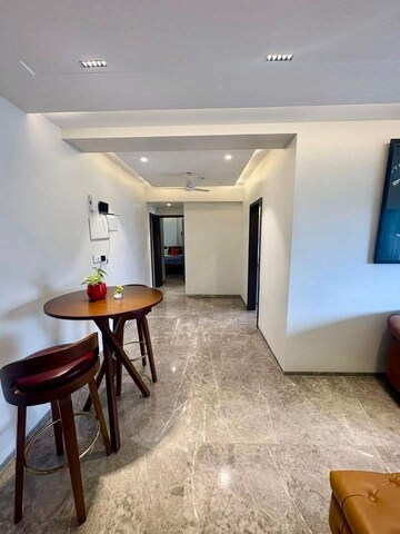 Team Area in 2 BHK Apartment at Andheri West – for Rent
