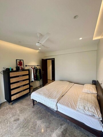 Bedroom in 2 BHK Apartment at Andheri West – for Rent