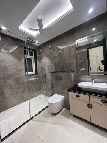 Kitchen in 3 BHK Builder Floor at DLF City Gurgaon, Sector 26a – for Rent