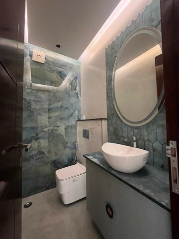 Bathroom in 3 BHK Builder Floor at DLF City Gurgaon, Sector 26a – for Rent