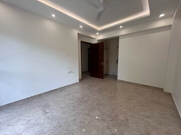 Room in 3 BHK Builder Floor at DLF City Gurgaon, Sector 26a – for Rent