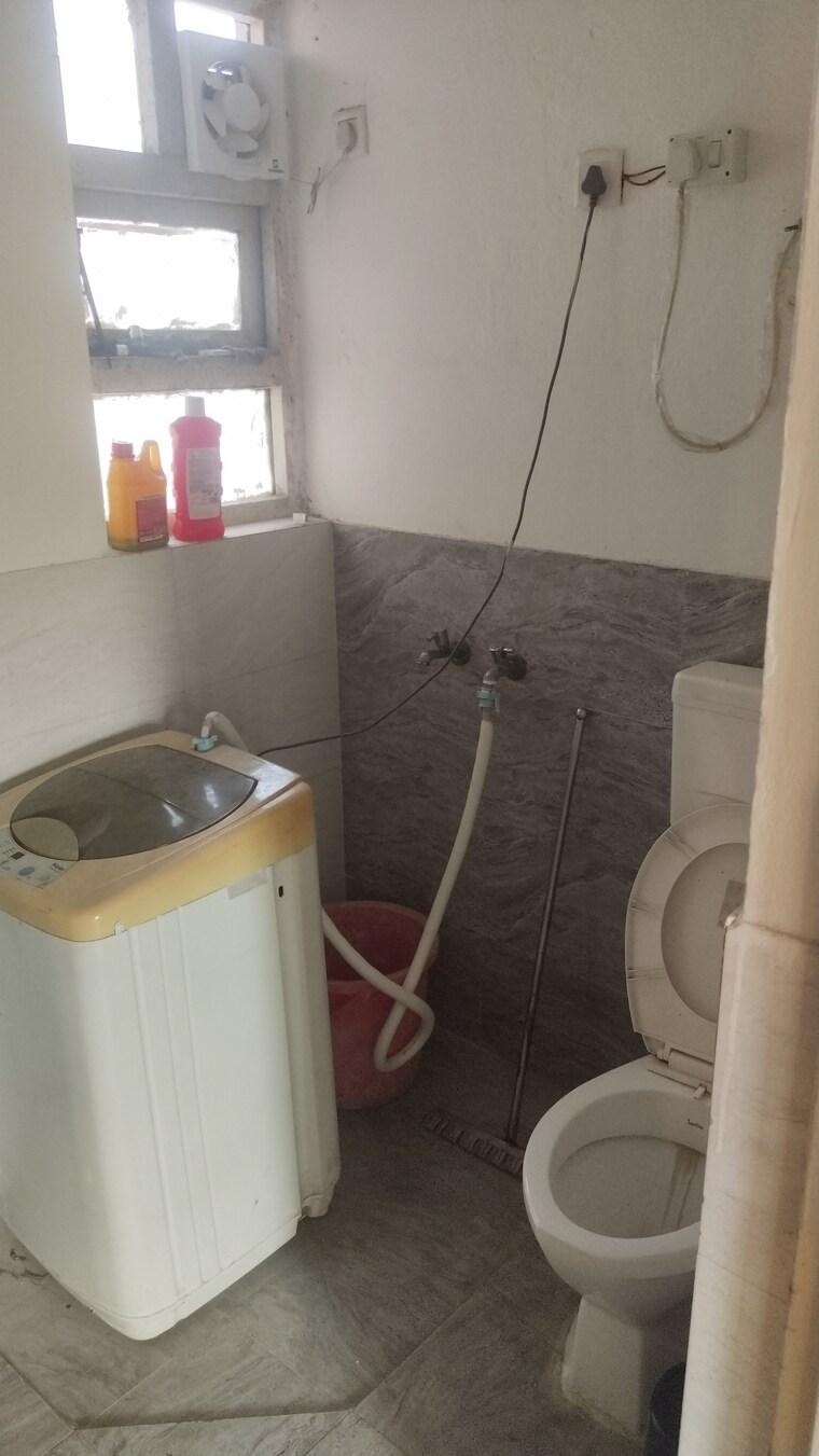 Bathroom, auric-city-homes 3 Bedroom 672 Sq.Ft. Apartment In Sector 82 Faridabad 9154452