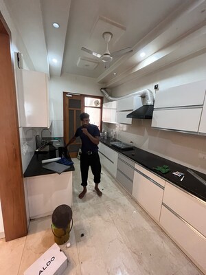 Kitchen in 3 BHK Builder Floor at Sector 43 – for Rent