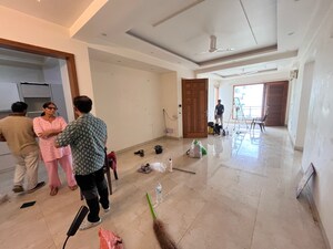 Parking in 3 BHK Builder Floor at Sector 43 – for Rent