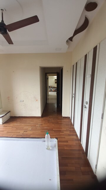 Room in 1.5 BHK Apartment at Lodha Splendora, Ghodbunder Road – for Rent