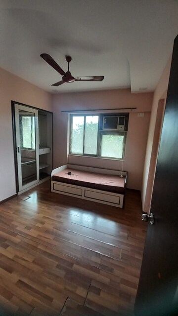 Room in 1.5 BHK Apartment at Lodha Splendora, Ghodbunder Road – for Rent
