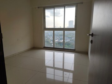 Room in 2 BHK Apartment at Godrej Tranquil, Kandivali East – for Rent