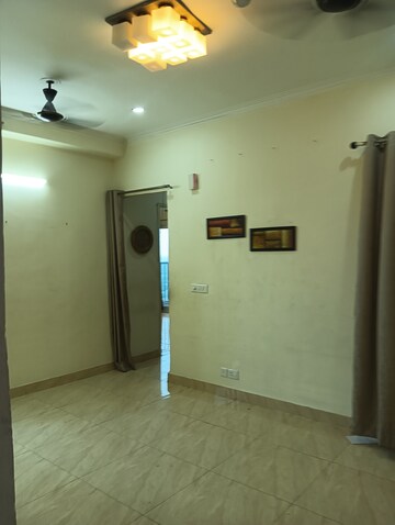 2 BHK Apartment For Rent in Gaur Yamuna City, Gaur Yamuna City