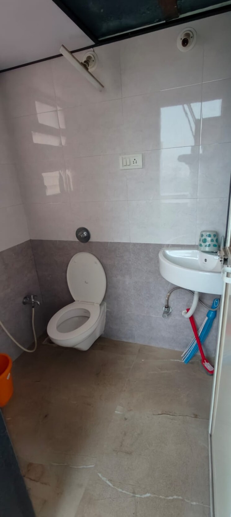 Washroom, bharat-millenium-empire Commercial Office Space 700 Sq.Ft. In Kharghar Navi Mumbai 9154481