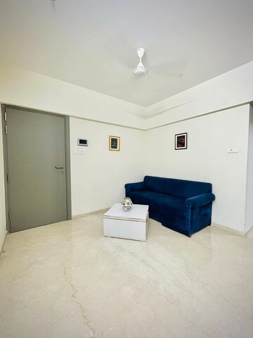 Team Area in 3 BHK Apartment at Andheri West – for Rent