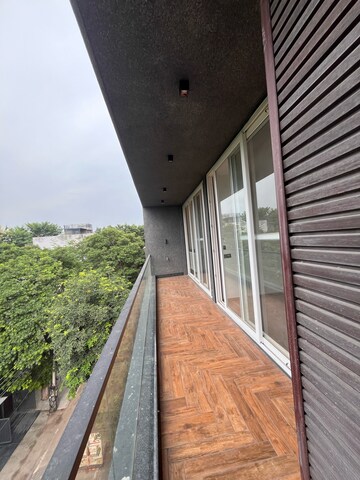 Balcony in 3 BHK Builder Floor at Ansal Sushant Lok I, Sector 43 – for Rent