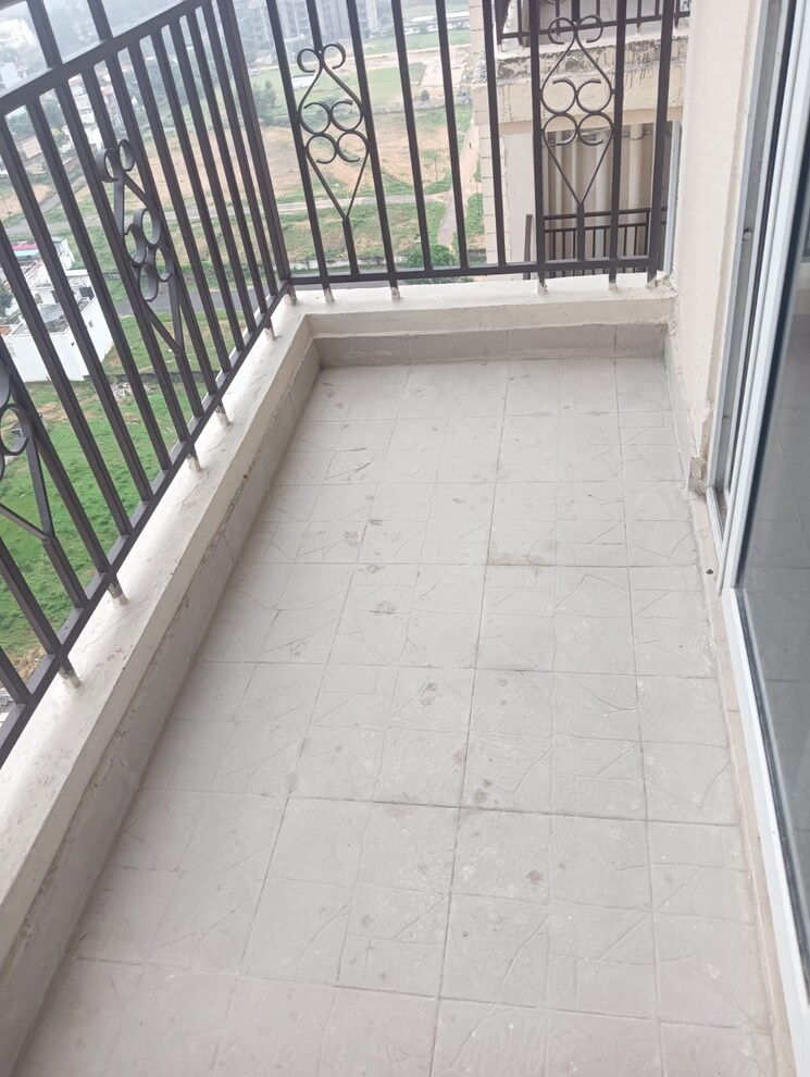 Balcony, signature-global-prime 2 Bedroom 573 Sq.Ft. Apartment In Sector 63a Gurgaon 9154512