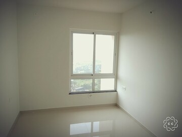 Room in 2 BHK Apartment at Puranik Rumah Bali, Ghodbunder Road – for Rent