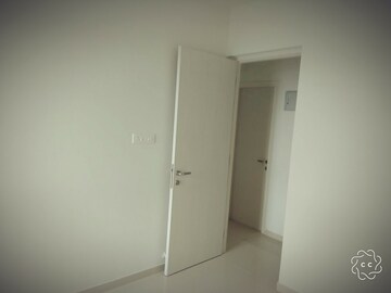 Room in 2 BHK Apartment at Puranik Rumah Bali, Ghodbunder Road – for Rent