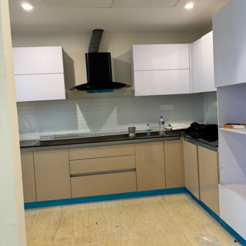 Kitchen in 3.5 BHK Apartment at Mahagun Mezzaria, Sector 78 – for Rent