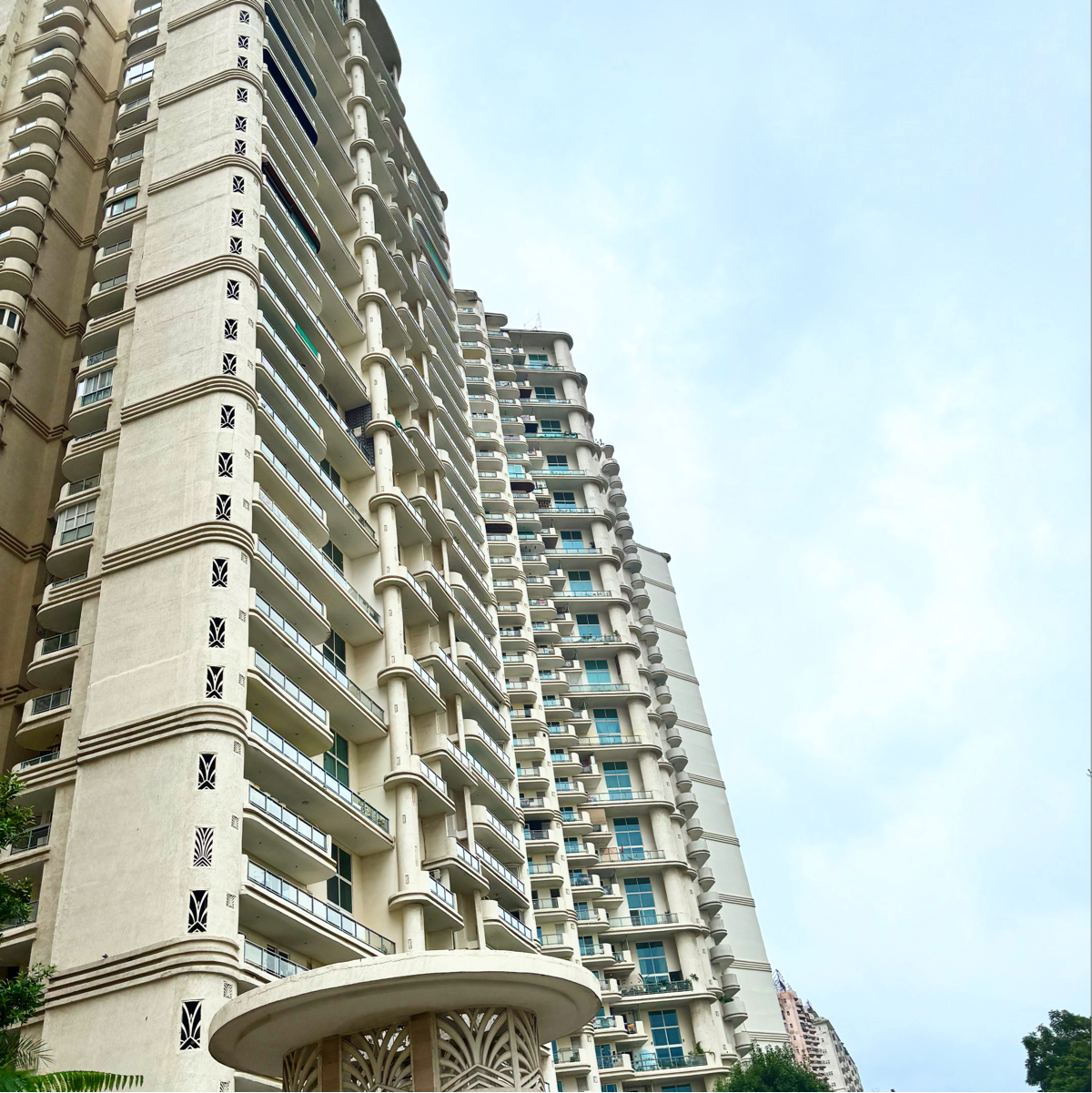 3.5 BHK + Servant Room Apartment For Rent in Mahagun Mezzaria