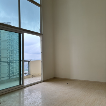Room in 3.5 BHK Apartment at Mahagun Mezzaria, Sector 78 – for Rent