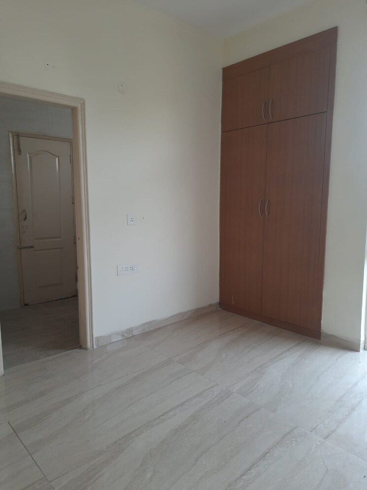Room, patiala road 3 Bedroom 1875 Sq.Ft. Apartment In Patiala Road Zirakpur 9154552