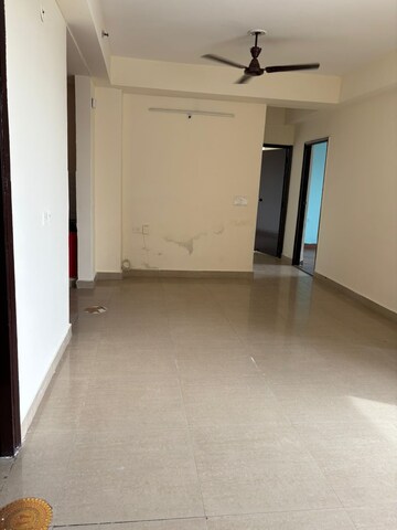 Room in 1 BHK Apartment at Gaur City 2 - 14th Avenue, Sector 16c Greater Noida – for Rent