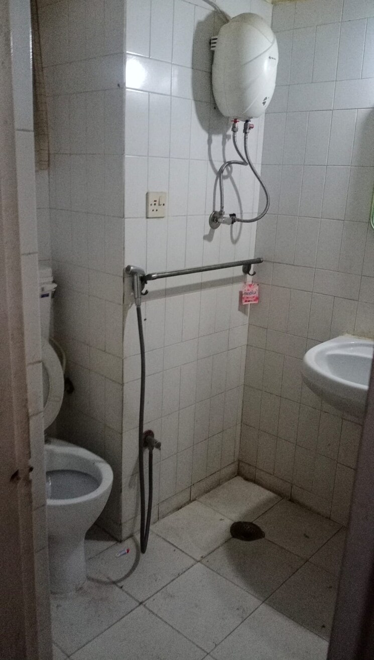 Bathroom, jalvayu-vihar-phase-2-and-3 2.5 Bedroom 1300 Sq.Ft. Apartment In Kharghar Sector 20 Navi Mumbai 9154559