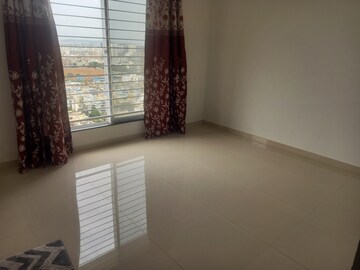Room in 3 BHK Apartment at VTP Cygnus, Kharadi – for Rent