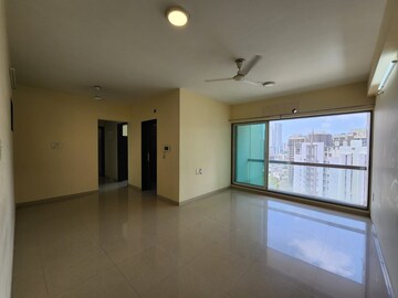 Room in 3 BHK Apartment at Veena Saaz, Kandivali East – for Sale
