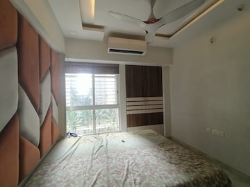 Bedroom in 2 BHK Apartment at Lodha Amara, Kolshet Road – for Rent