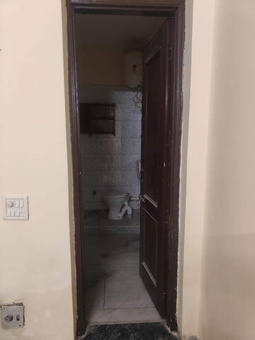 Furnished Amenities in 2 BHK Builder Floor at RWA Apartments Sector 47, Sector 47 – for Rent