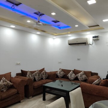 Living Room in 3 BHK Apartment at RWA Shalimar Bagh CB Block, Shalimar Bagh – for Rent