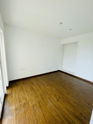 Room in 2 BHK Apartment at Eros Sampoornam, Sector 2 Greater Noida – for Sale