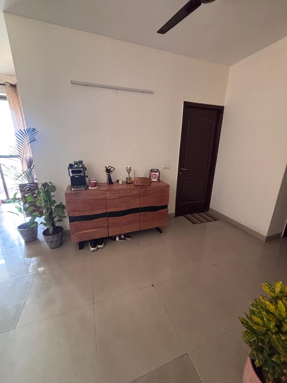 3.5 BHK + Servant Room 2600 Sq.Ft. Apartment in Satguru Apartments