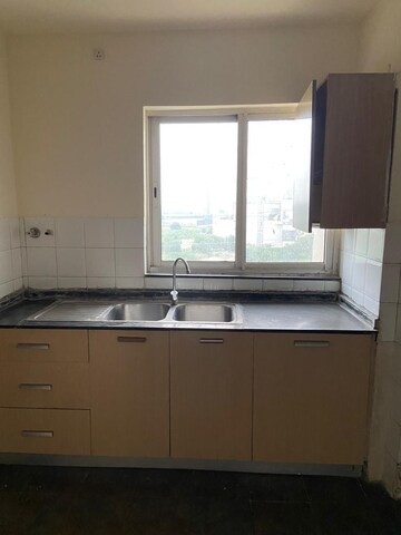 Kitchen in 3.5 BHK Apartment at Unitech Escape, Sector 50 – for Rent