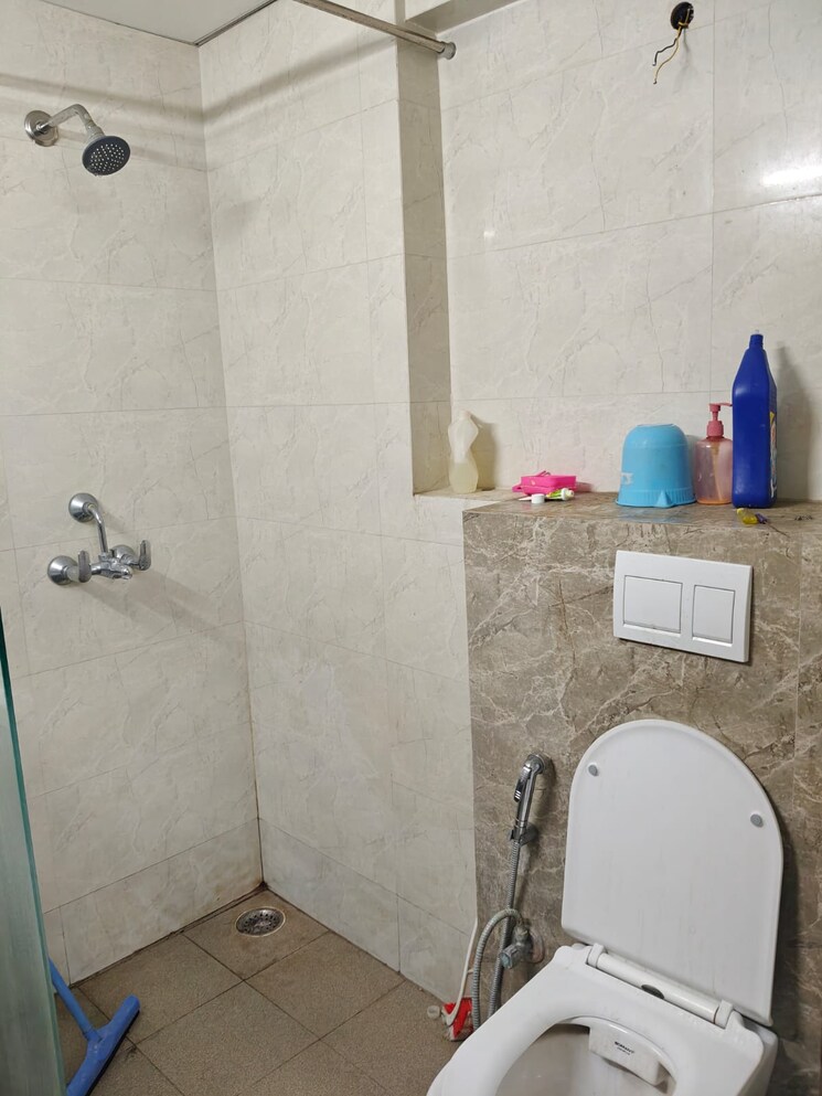 Bathroom, eros-sampoornam 3 Bedroom 1350 Sq.Ft. Apartment In Sector 2 Greater Noida Greater Noida 9154674