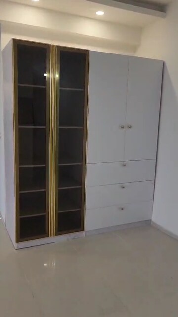 Furnished Amenities in 2 BHK Apartment at BPTP Discovery Park, Sector 80 – for Rent
