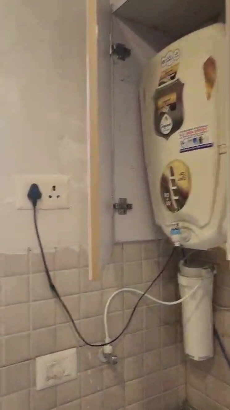 Bathroom, bptp-discovery-park 2 Bedroom 804 Sq.Ft. Apartment In Sector 80 Faridabad 9154724