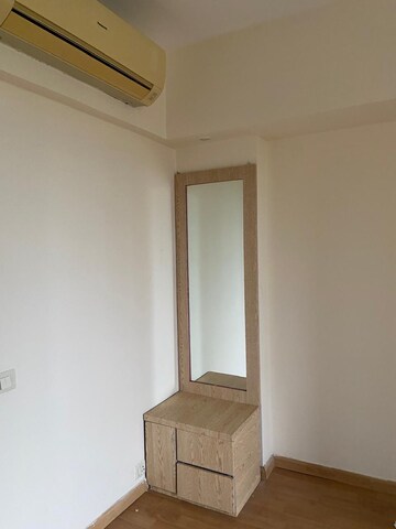 Furnished Amenities in 3.5 BHK Apartment at Unitech Escape, Sector 50 – for Rent