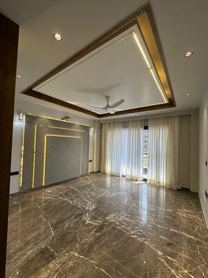 Room in 4 BHK Builder Floor at BPTP Astaire Gardens, Sector 70a – for Sale