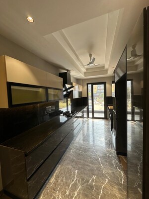 Building Lobby in 4 BHK Builder Floor at BPTP Astaire Gardens, Sector 70a – for Sale