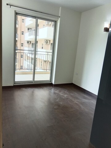 Room in 3 BHK Apartment at Bestech Park View Altura, Sector 79 – for Rent