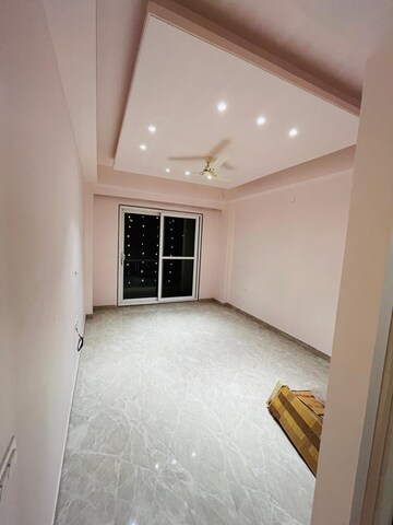 Room in 3 BHK Apartment at Anant Raj Ashok Estate, Sector 63a – for Rent