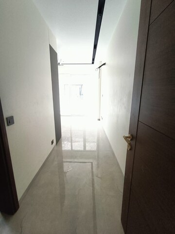 Bathroom in 3 BHK Apartment at M3M Heights, Sector 65 – for Rent