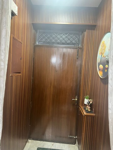 Furnished Amenities in 3 BHK Apartment at Aravali Hills, Sector 56 – for Rent