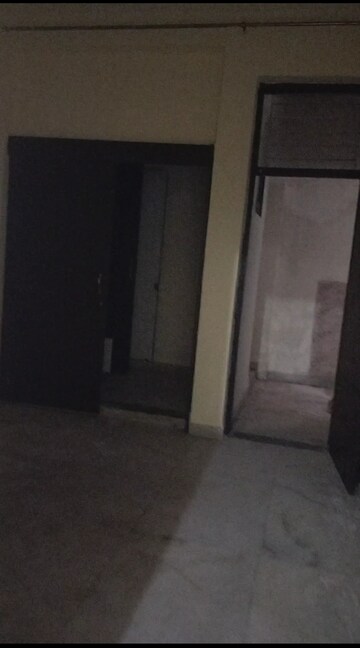 Room in 2 BHK Independent House at Eldeco Ananda, Sector 48 – for Rent