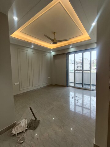 Room in 3 BHK Builder Floor at Sushant Lok 2, Sector 57 – for Rent