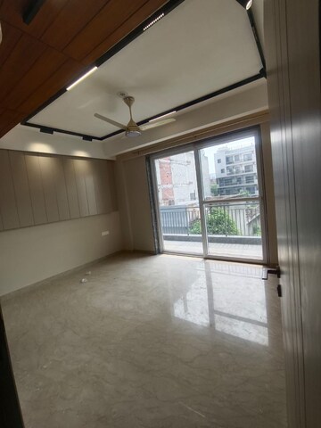 Room in 3 BHK Builder Floor at Sushant Lok 2, Sector 57 – for Rent
